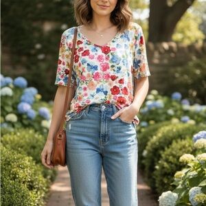 Sakurafina Floral V-Neck Top